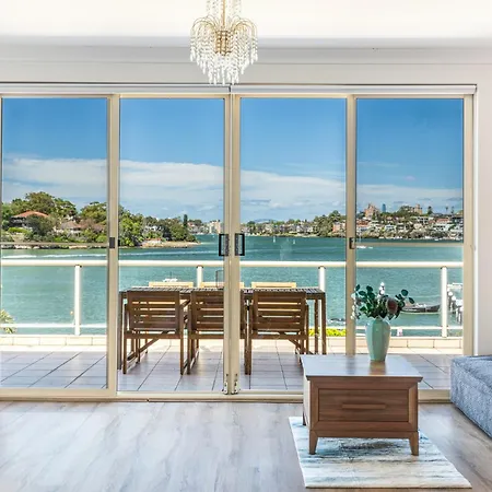 Stunning Waterfront Townhouse With Shared Swimpool, Harbour View And Free P-2